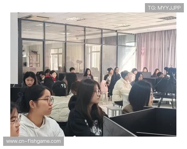 大数据分析观众情感倾向，指导赛事内容创作方向